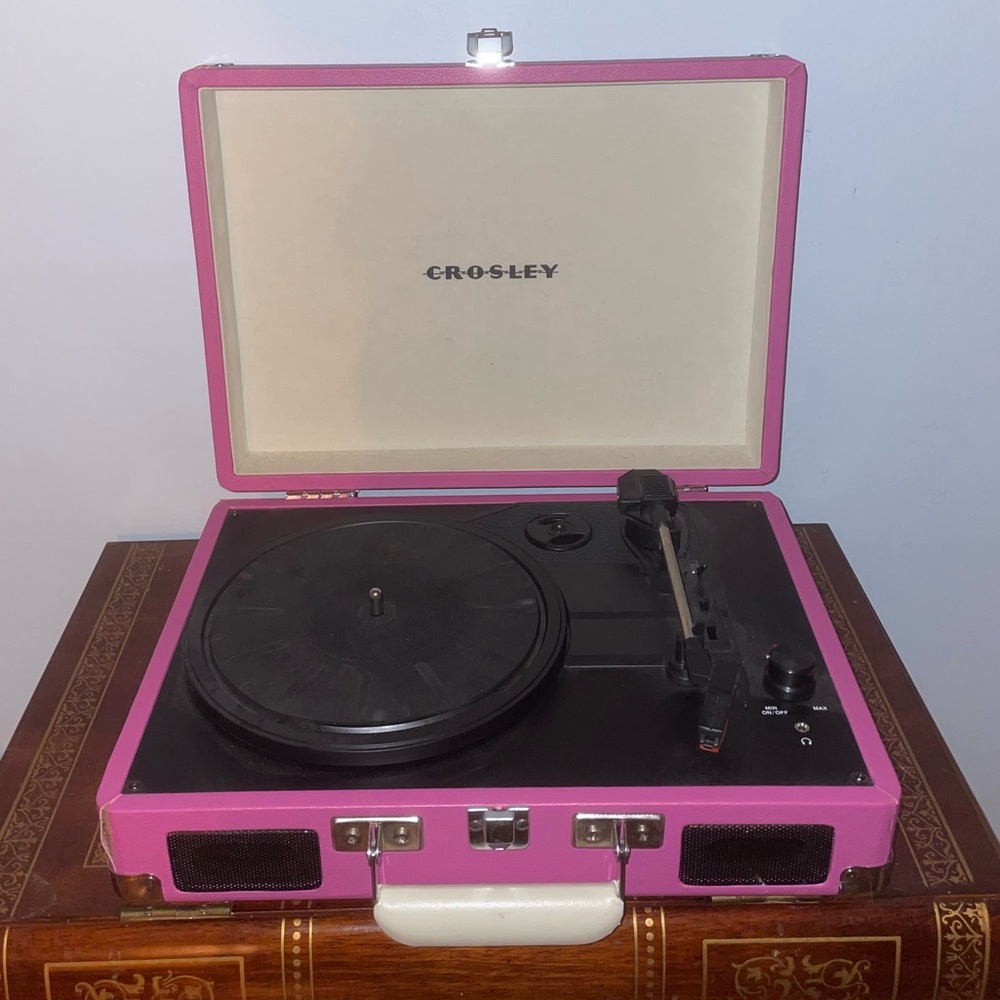 HOT PINK CROSLEY RECORD PLAYER